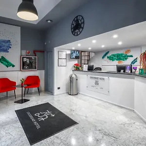 Hotel Crossroad, Rom